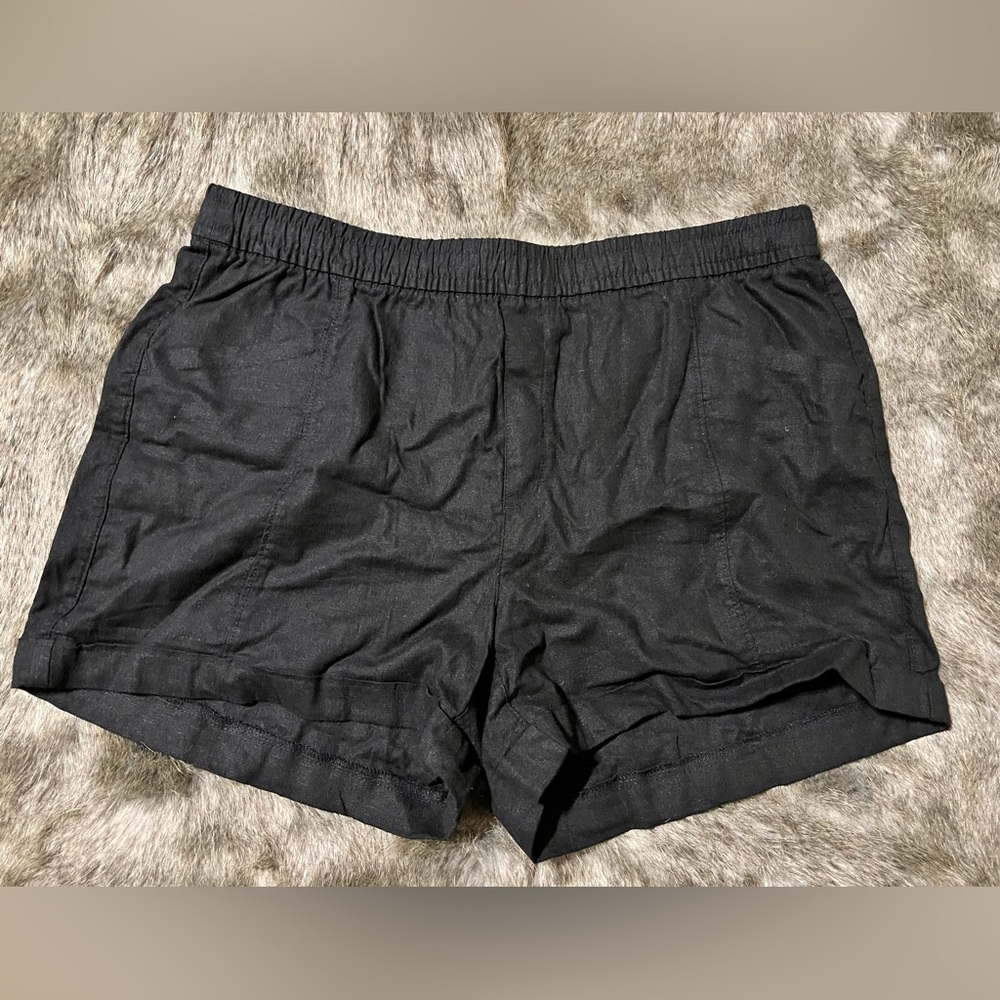 Old Navy black chino shorts, NWOT, size large, front & back pockets, drawstrings